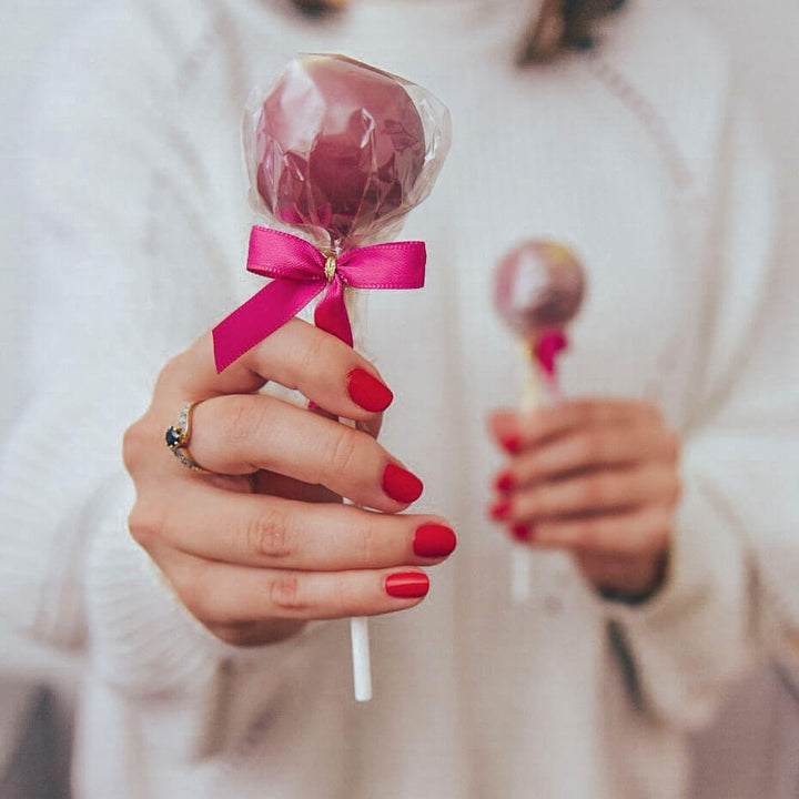 Cake-pops met Ruby-chocolade (12 stuks)