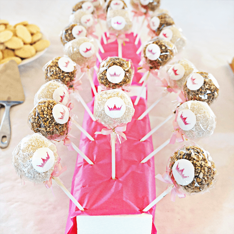 Hazelnoot & Kokos Cake pops met logo (12 stuks)