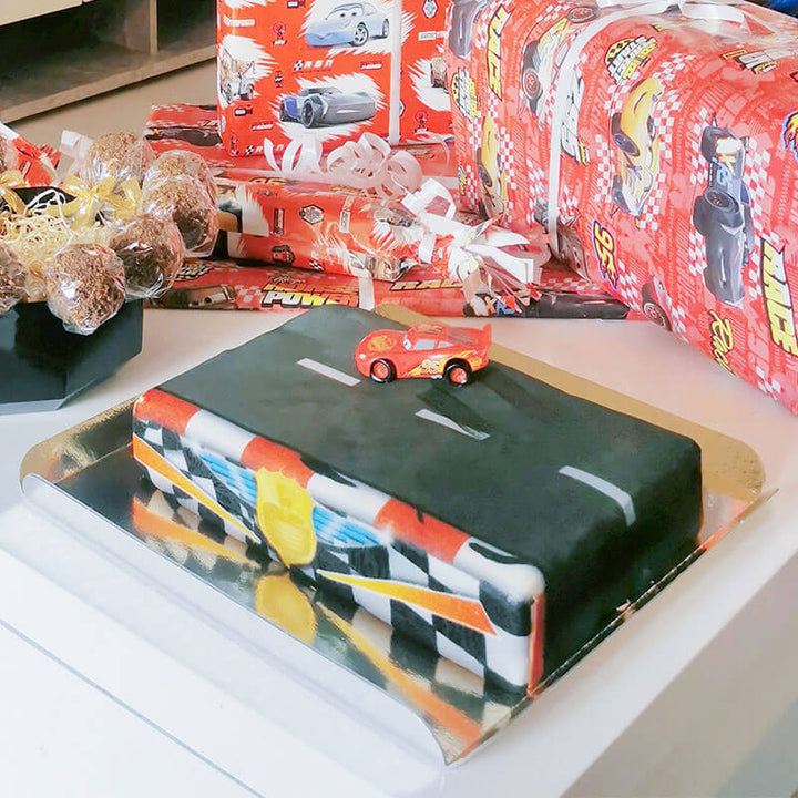 Cars® - Lightning McQueen® op race circuit taart 