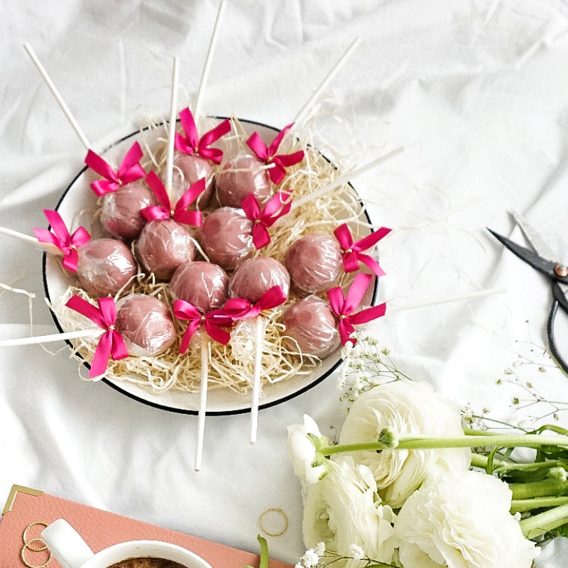 Cake-pops met Ruby-chocolade (12 stuks)